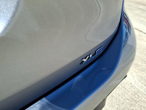 Used 2023 Toyota Highlander XLE image 11