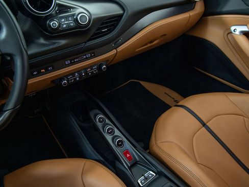 Certified 2022 Ferrari F8 Spider RWD image 13
