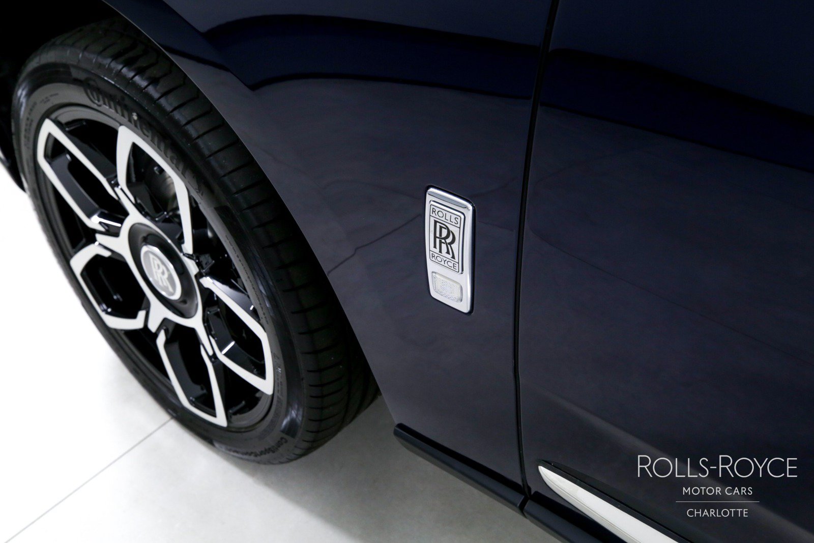 Certified 2024 Rolls-Royce Cullinan AWD/4WD image 47