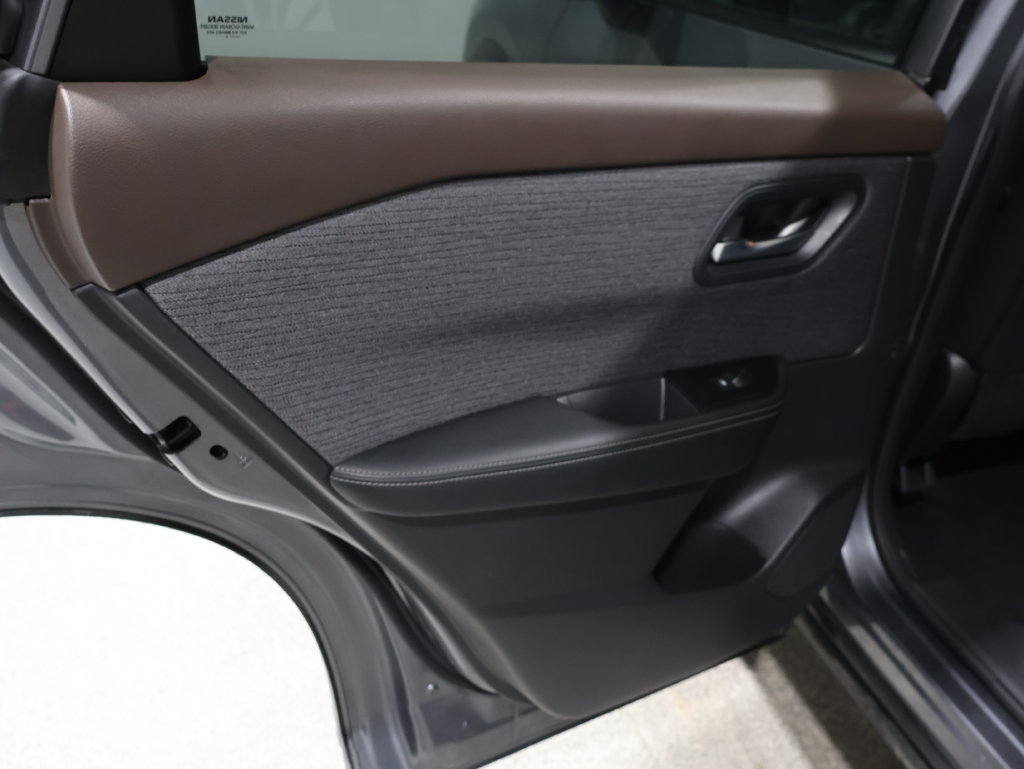 Used 2023 Nissan Rogue SV AWD/4WD image 19