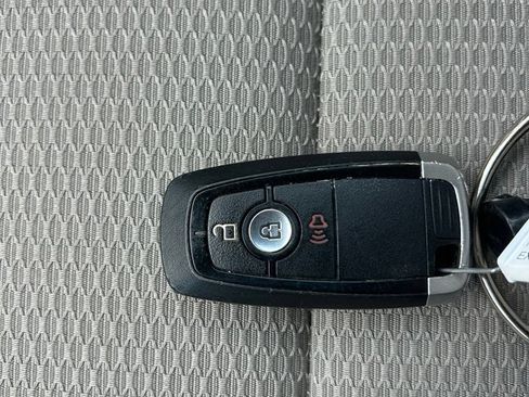 Used 2018 Ford Explorer XLT AWD/4WD image 34