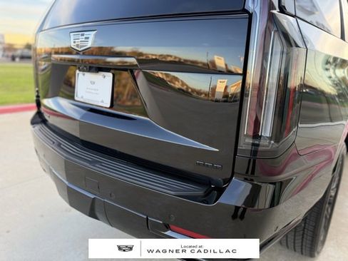 Used 2025 Cadillac Escalade Sport w/ LPO, ONYX Package image 30