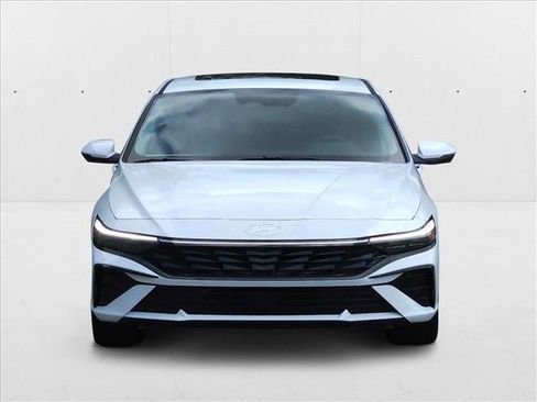 New 2025 Hyundai Elantra Limited image 6