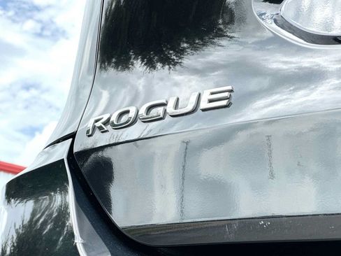 Used 2019 Nissan Rogue S w/ Special Edition Package FWD image 15