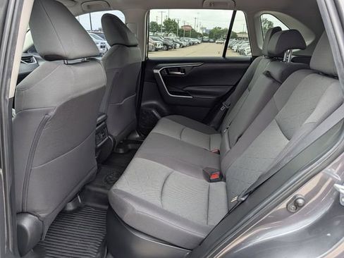 Used 2022 Toyota RAV4 XLE AWD/4WD image 27