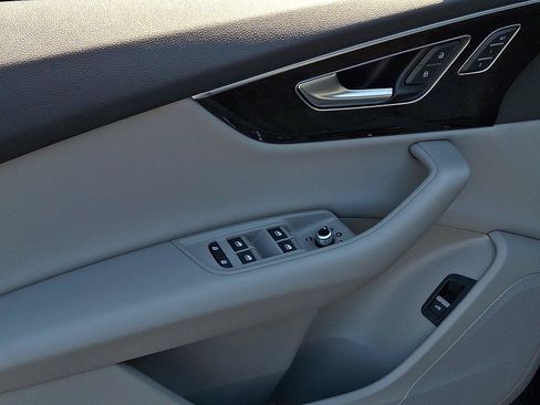 Certified 2023 Audi Q7 2.0T Premium AWD/4WD image 12