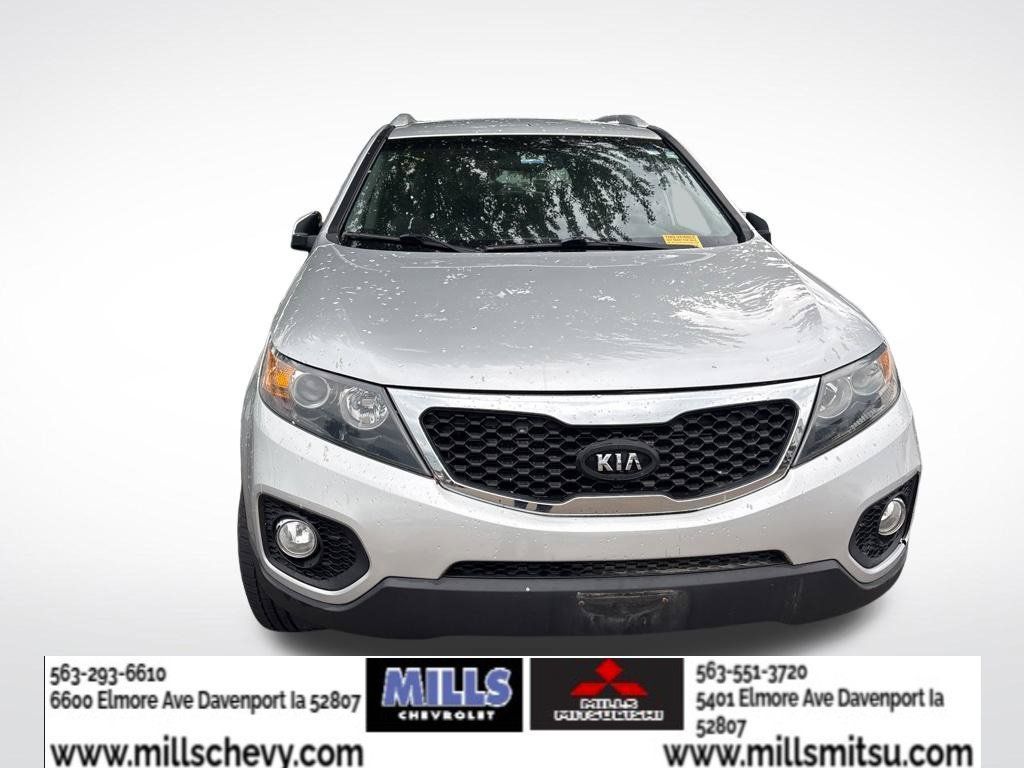 Used 2013 Kia Sorento LX w/ Convenience Pkg FWD image 2