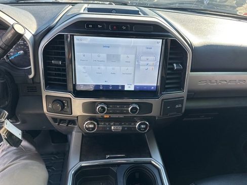 Used 2022 Ford F250 Lariat w/ Black Appearance Package image 10