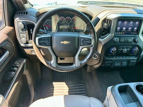 Used 2019 Chevrolet Silverado 1500 LTZ AWD/4WD image 17