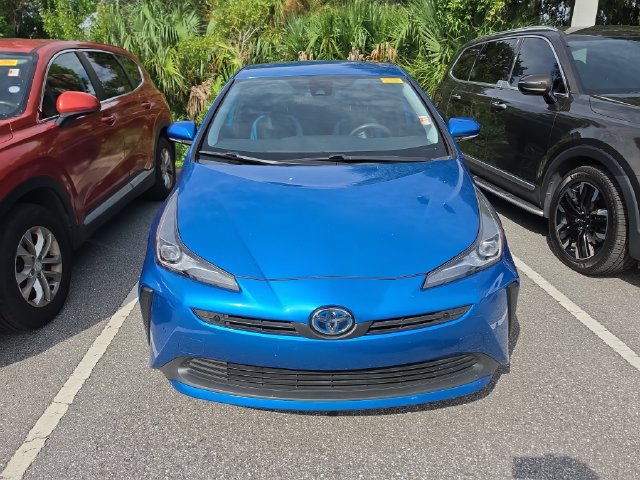 Used 2022 Toyota Prius LE FWD image 2