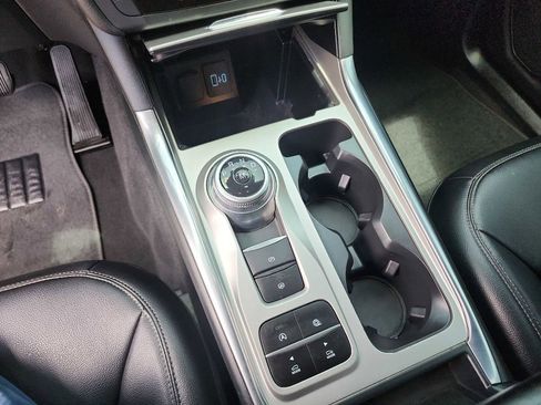 Used 2020 Ford Explorer XLT w/ Equipment Group 202A image 25
