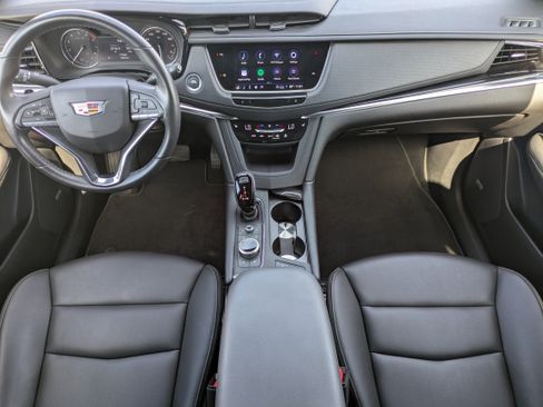 Used 2024 Cadillac XT6 Luxury image 11