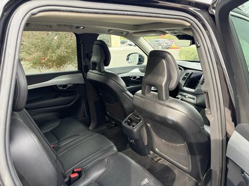 Used 2016 Volvo XC90 T6 Momentum image 13