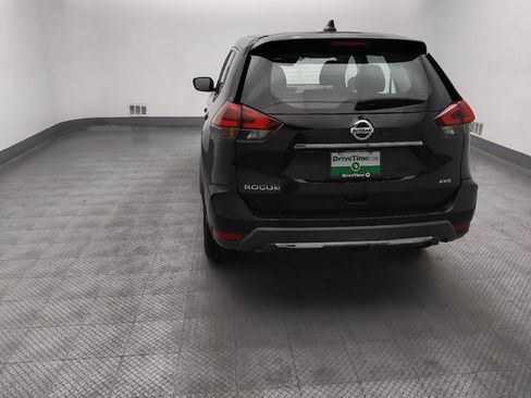 Used 2019 Nissan Rogue S AWD/4WD image 6