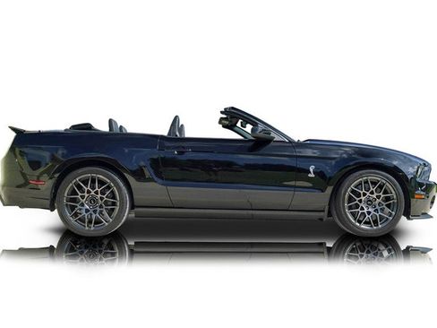 Used 2014 Ford Mustang Shelby GT500 w/ Equipment Group 821A RWD image 2