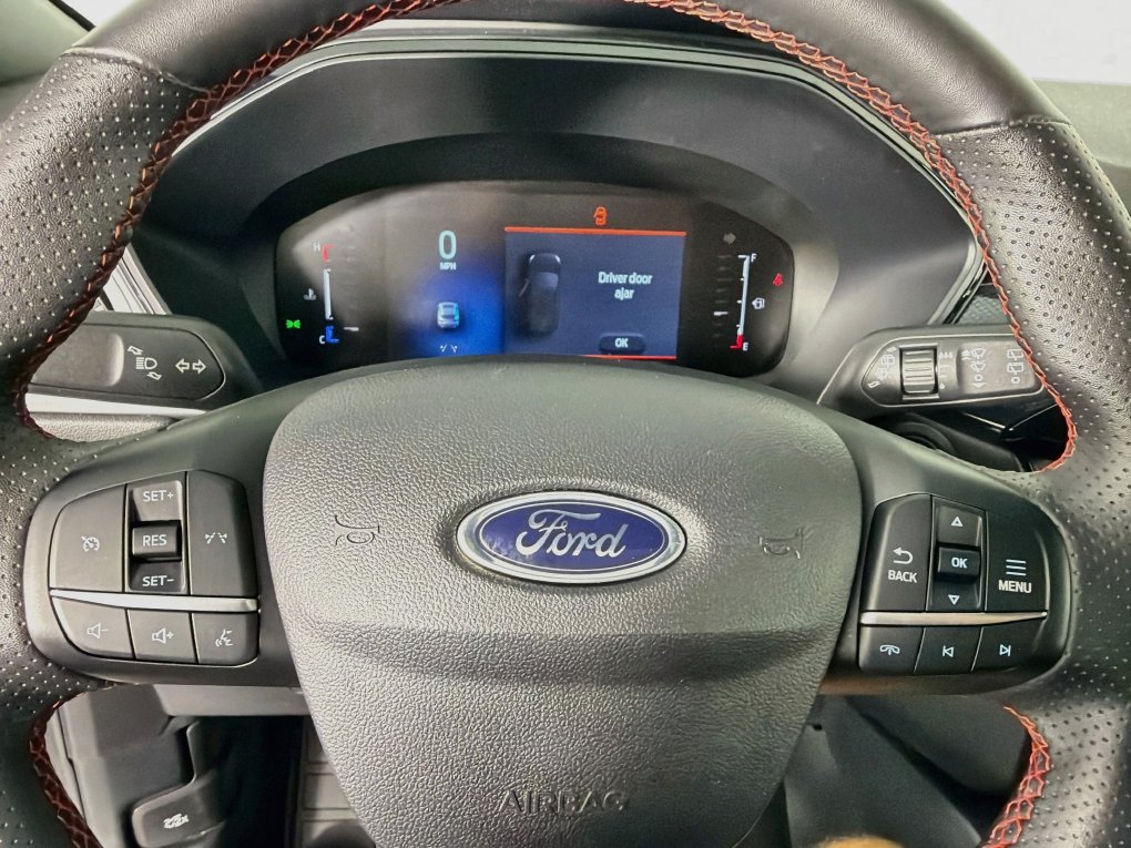 Used 2025 Ford Escape ST-Line FWD image 16