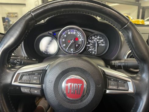 Used 2017 FIAT 124 Spider Lusso RWD image 44