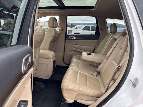 Used 2015 Jeep Grand Cherokee Limited w/ Luxury Group II AWD/4WD image 14