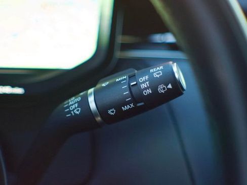 Used 2024 Land Rover Range Rover Sport SE image 24