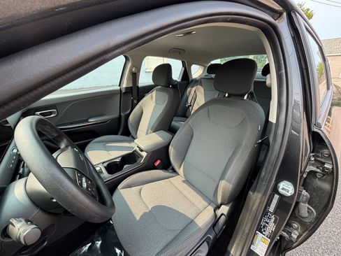 Used 2025 Kia K4 FWD image 36