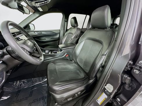 Certified 2024 Jeep Grand Cherokee Altitude image 31