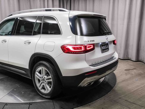 Certified 2022 Mercedes-Benz GLB 250 image 8