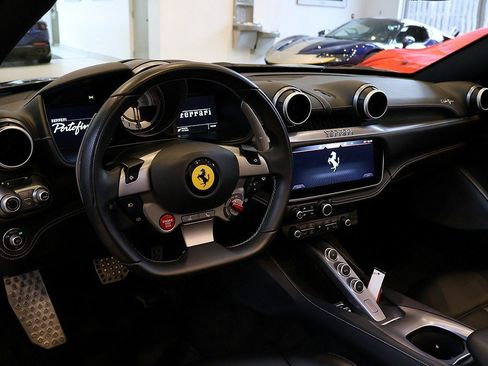 Certified 2019 Ferrari Portofino image 6