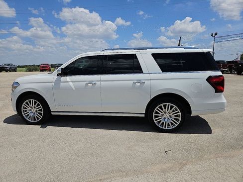 Used 2023 Ford Expedition Max Platinum RWD image 3