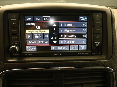 Used 2019 Dodge Grand Caravan GT image 3