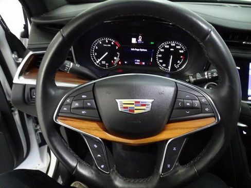 Used 2022 Cadillac XT5 Premium Luxury image 6
