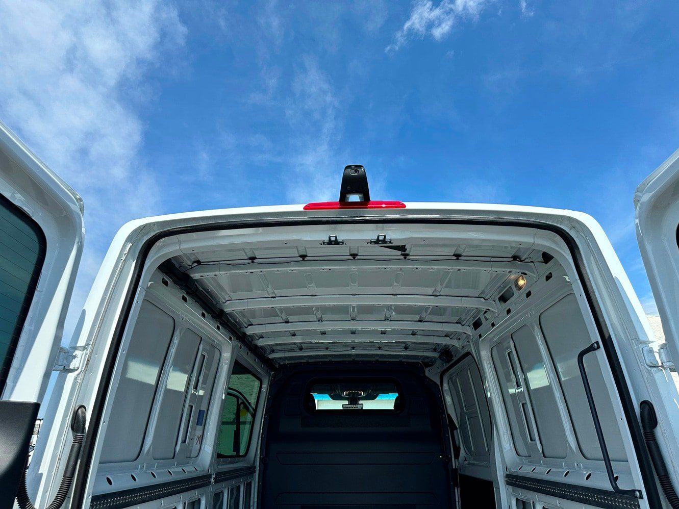 Used 2025 Mercedes-Benz Sprinter 2500 image 24