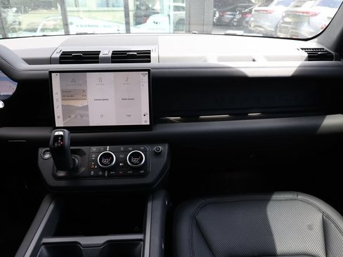 Used 2025 Land Rover Defender 90 S AWD/4WD image 22