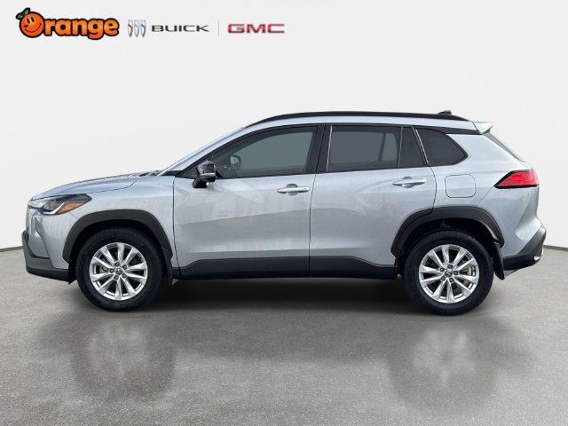 Used 2025 Toyota Corolla Cross LE FWD image 6