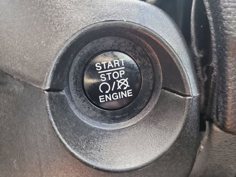 Used 2018 Jeep Compass Latitude w/ Popular Equipment Group AWD/4WD image 31