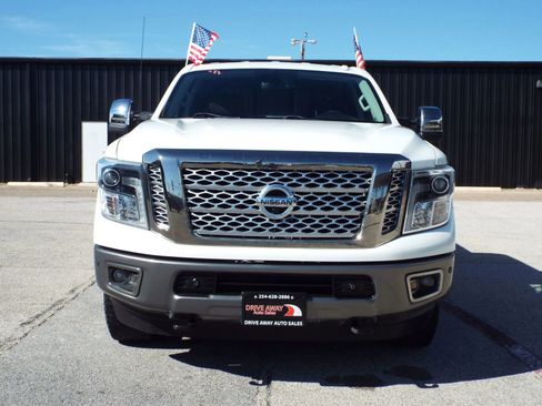 Used 2018 Nissan Titan Platinum Reserve w/ Platinum Utility Package image 2