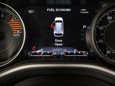 Used 2016 Jeep Cherokee Trailhawk w/ Comfort/Convenience Group image 17