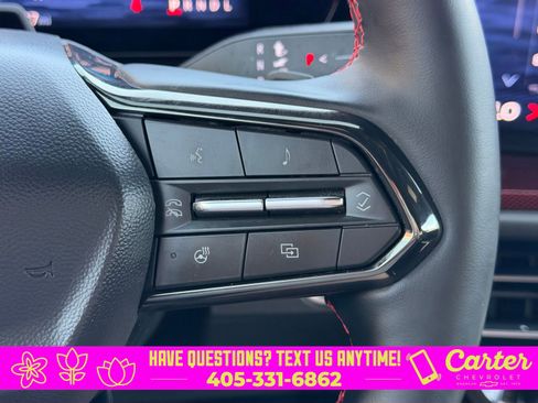 Used 2025 Chevrolet Traverse RS image 13