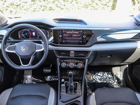 Used 2022 Volkswagen Taos SEL FWD image 13