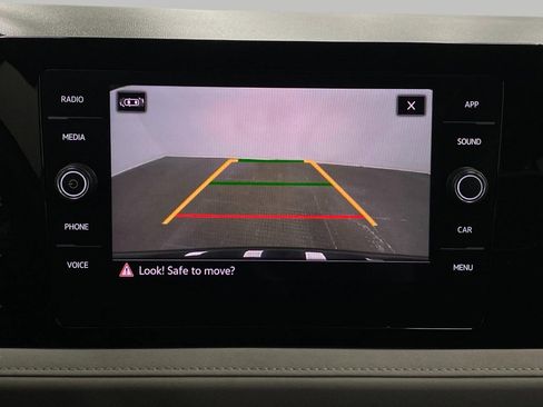 Used 2025 Volkswagen Taos SE image 22