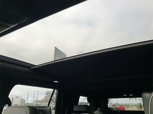 Used 2021 GMC Yukon SLT w/ SLT Luxury Plus Package image 25