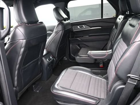 Used 2025 Ford Explorer ST-Line AWD/4WD image 15