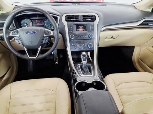 Used 2016 Ford Fusion SE w/ Equipment Group 202A FWD image 12