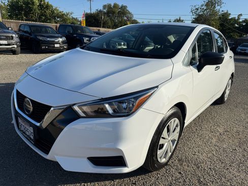 Used 2022 Nissan Versa S FWD image 1