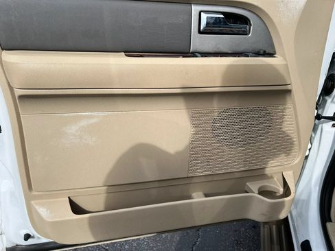 Used 2013 Ford Expedition XLT RWD image 9
