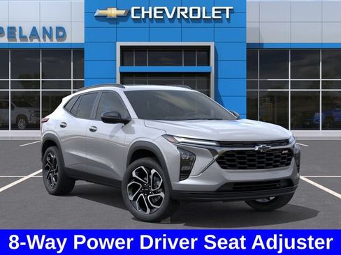 New 2026 Chevrolet Trax RS w/ Sunroof Package FWD image 8