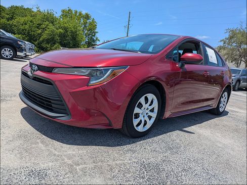 Used 2024 Toyota Corolla LE FWD image 8
