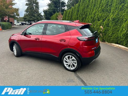 Used 2023 Chevrolet Bolt EUV LT w/ Driver Confidence Package FWD image 5