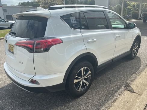 Used 2018 Toyota RAV4 XLE image 3