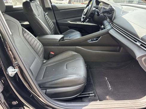 Certified 2023 Hyundai Elantra Limited FWD image 13