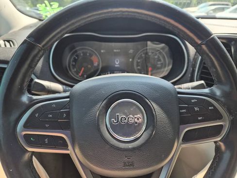 Used 2020 Jeep Cherokee Limited AWD/4WD image 16